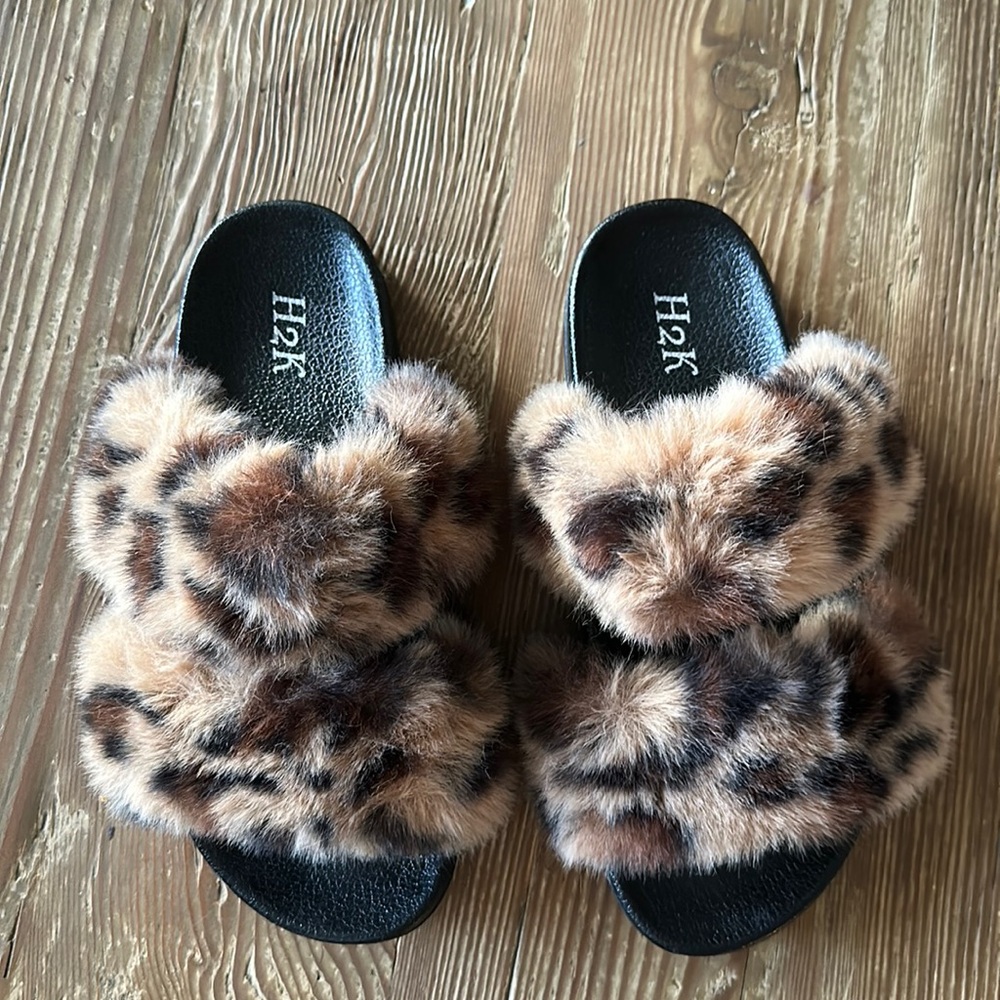 H2K Ultra Soft Fur Slides Slippers size 7 new no box